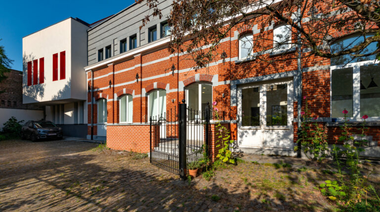 Aménagement d’une polyclinique et d’une agence de mutuelle